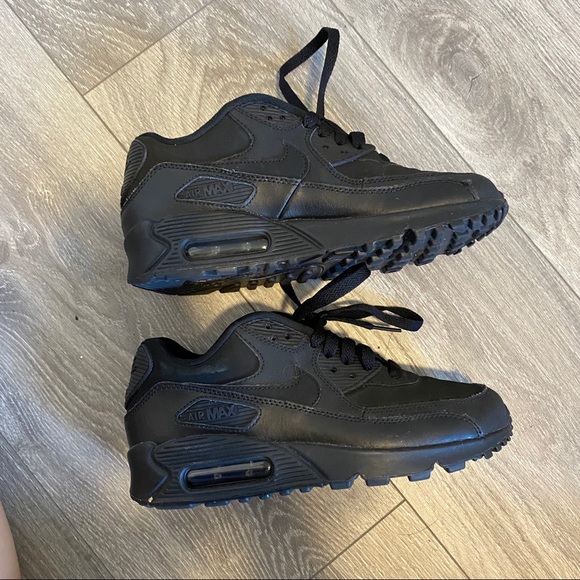Air Max 90 Essential Low-Top Sneakers - Picture 4 of 7